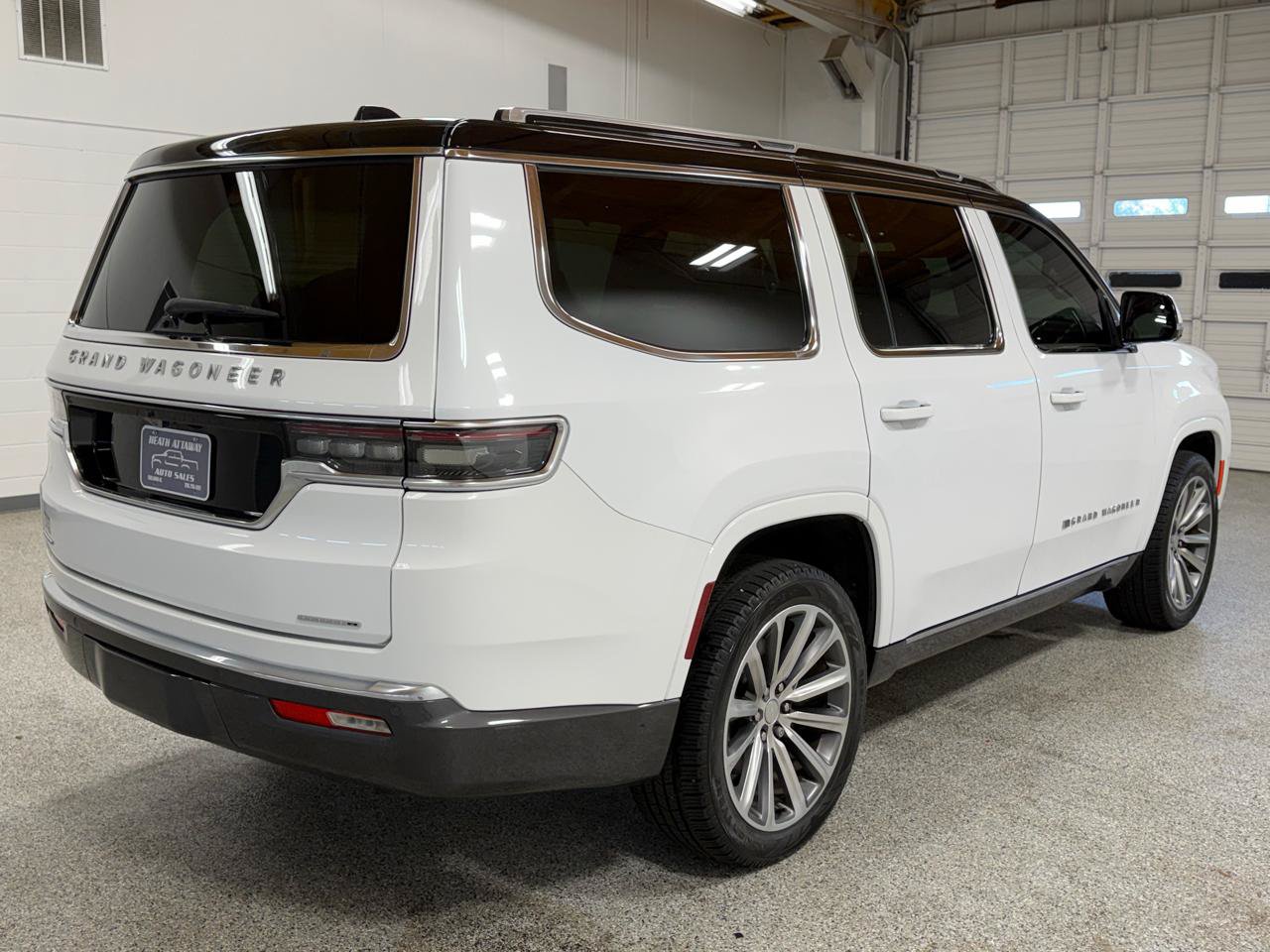Used 2022 Jeep Grand Wagoneer Series II w/ Convenience Group III AWD/4WD image 4