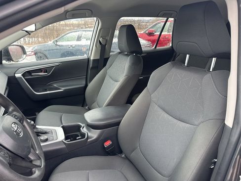 Used 2025 Toyota RAV4 XLE image 16