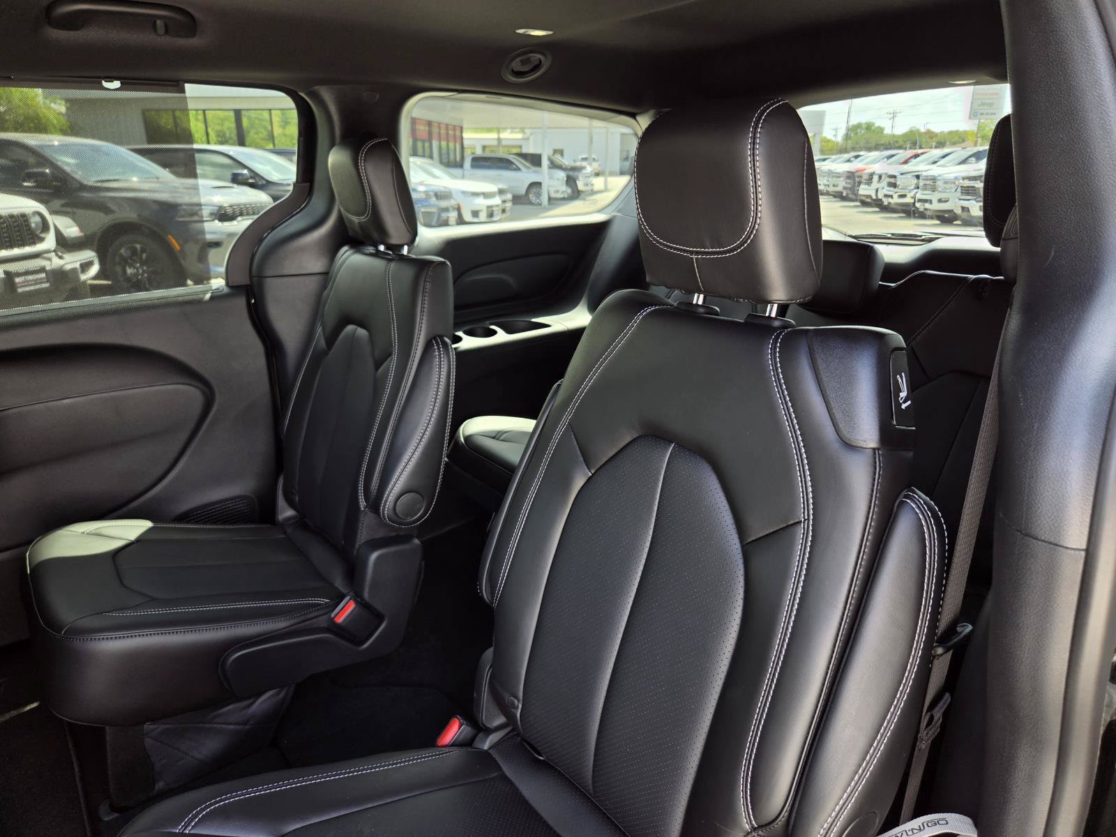 New 2027 Chrysler Pacifica Select FWD image 25