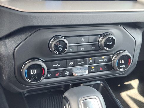 New 2025 Ford Bronco Outer Banks image 17