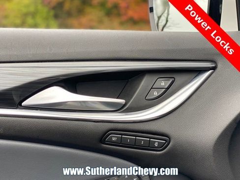 Used 2021 Buick Enclave Premium image 13