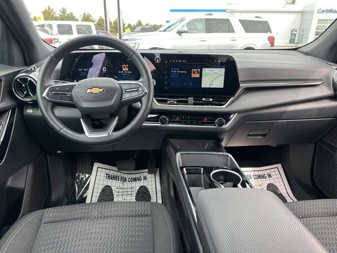 Used 2025 Chevrolet Equinox LT AWD/4WD image 22