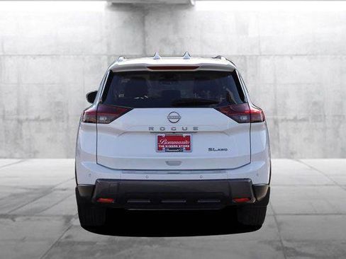 Used 2025 Nissan Rogue SL w/ Tech Package AWD/4WD image 6