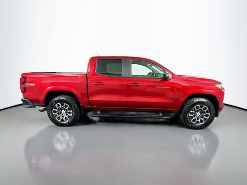 Used 2025 Chevrolet Colorado Z71 w/ Technology Package AWD/4WD image 4