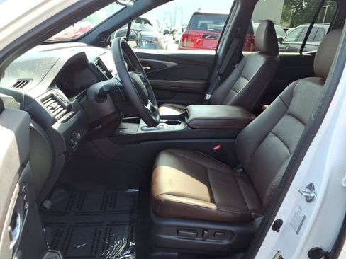 Certified 2025 Honda Ridgeline RTL image 4