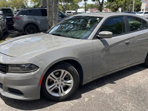 Used 2019 Dodge Charger SXT RWD image 1