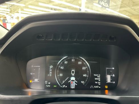 Used 2019 Volvo XC90 T5 Momentum w/ Protection Package Premier image 26