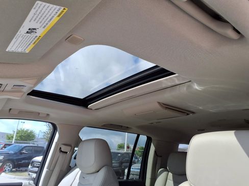 Used 2017 Cadillac Escalade ESV Luxury image 12