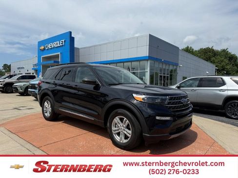Used 2023 Ford Explorer XLT w/ Equipment Group 202A AWD/4WD image 1