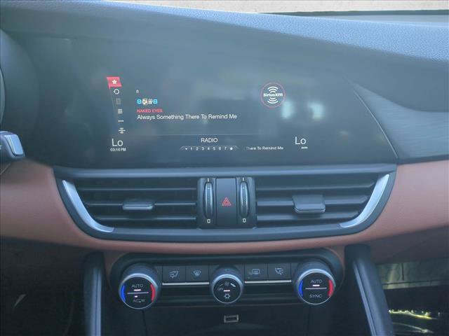Used 2017 Alfa Romeo Giulia AWD image 15