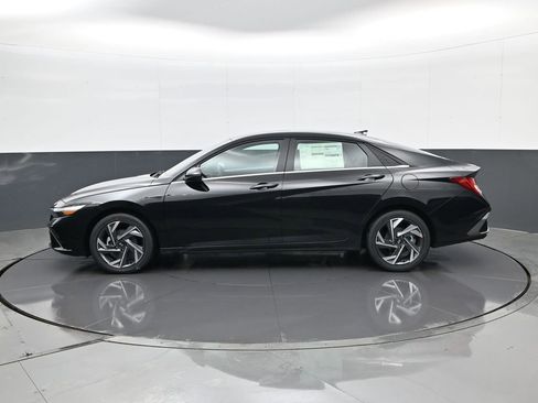 New 2026 Hyundai Elantra Limited image 8