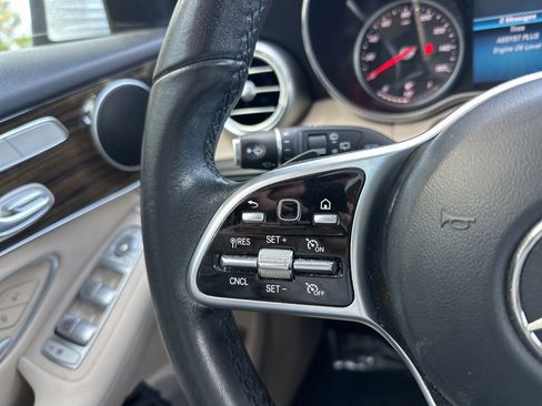 Used 2021 Mercedes-Benz GLC 300 image 29