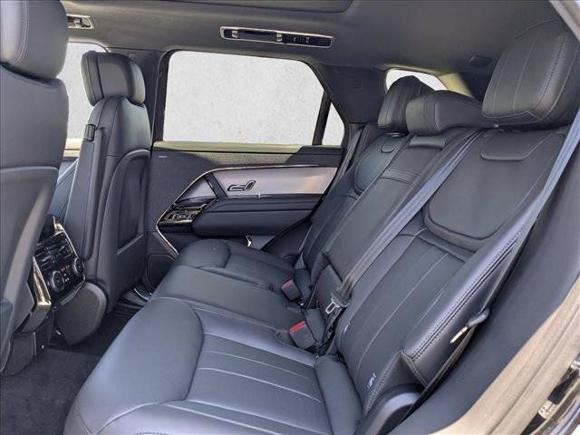 New 2026 Land Rover Range Rover Sport Dynamic SE AWD/4WD image 16
