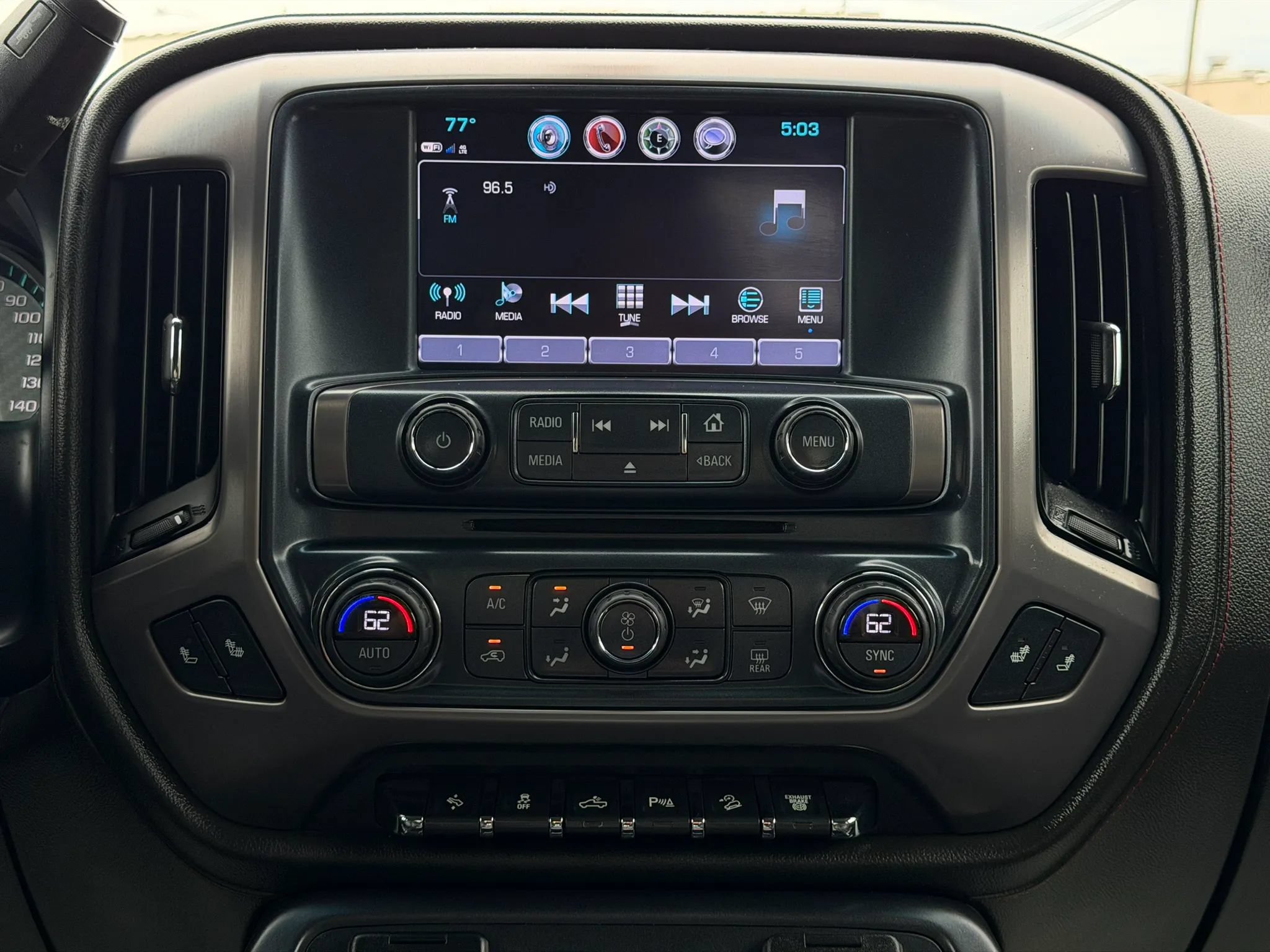 Used 2018 GMC Sierra 2500 SLT w/ Duramax Plus Package AWD/4WD image 33