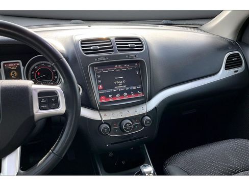Used 2018 Dodge Journey SXT w/ Safe & Sound Group image 7