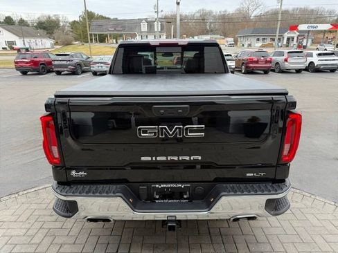 Used 2022 GMC Sierra 1500 SLT w/ SLT Premium Plus Package AWD/4WD image 11