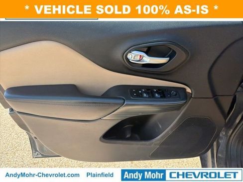 Used 2016 Jeep Cherokee Sport image 10