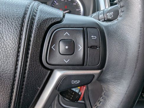 Used 2014 Toyota Highlander Plus AWD/4WD image 14