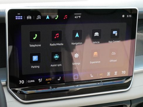 Used 2025 Volkswagen Tiguan SE image 22