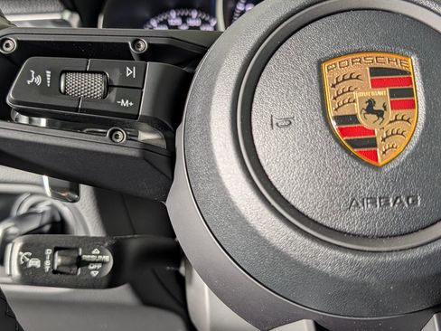 New 2026 Porsche Macan image 37