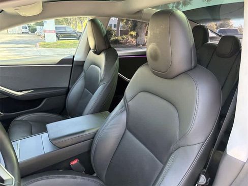 Used 2024 Tesla Model 3 Standard Range image 28