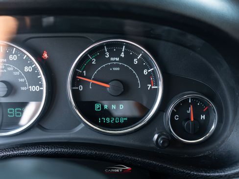 Used 2014 Jeep Wrangler Unlimited Sahara AWD/4WD image 27