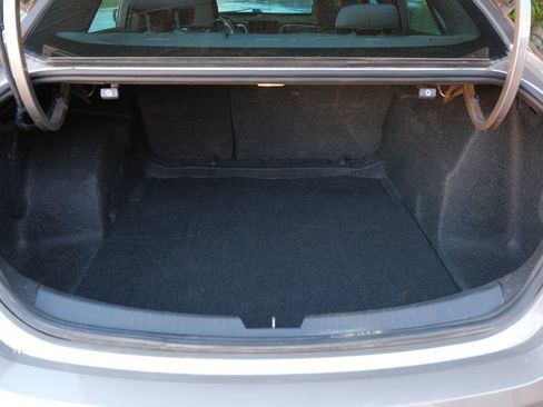 Used 2022 Chevrolet Malibu LS image 38