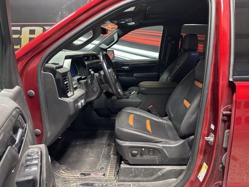 Used 2023 GMC Sierra 1500 AT4 w/ Technology Package AWD/4WD image 4