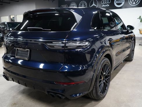 Used 2023 Porsche Cayenne GTS w/ Premium Package Plus AWD/4WD image 5