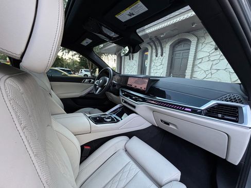 Used 2025 BMW X6 M60i AWD/4WD image 24