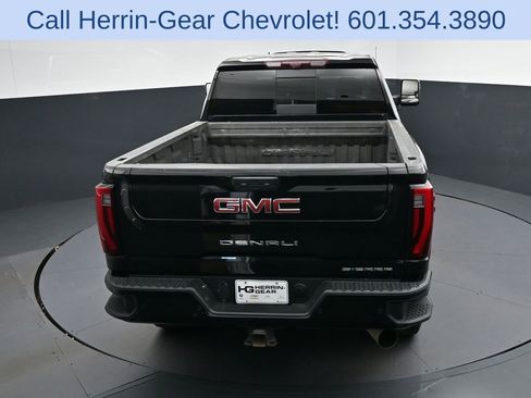 Used 2024 GMC Sierra 3500 Denali w/ Denali Reserve Package AWD/4WD image 39