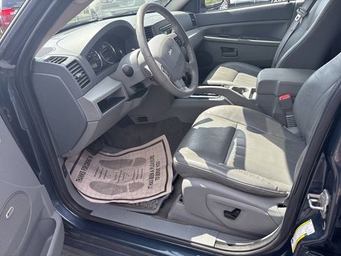 Used 2007 Jeep Grand Cherokee Laredo AWD/4WD image 6