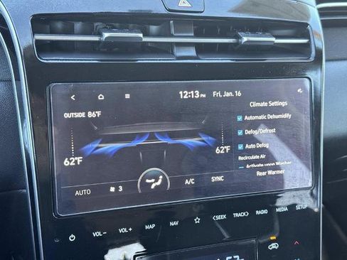 Used 2024 Hyundai Tucson Limited image 13