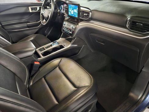 Used 2020 Ford Explorer XLT w/ Equipment Group 202A image 20