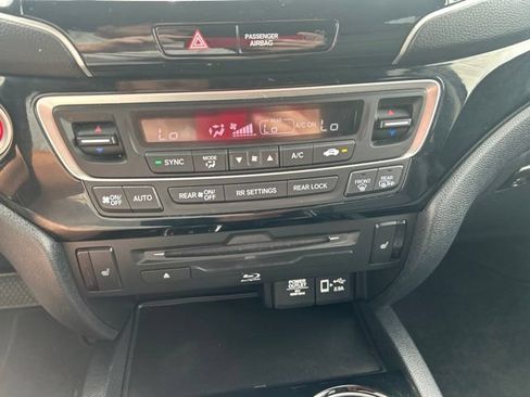 Used 2021 Honda Pilot Touring image 30