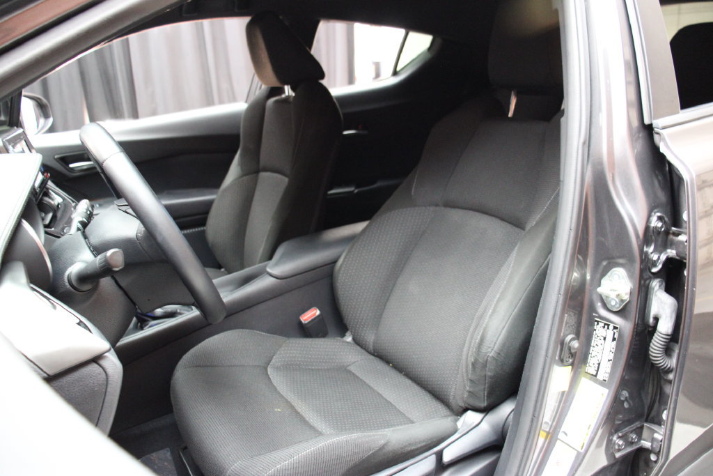 Used 2018 Toyota C-HR XLE FWD image 27