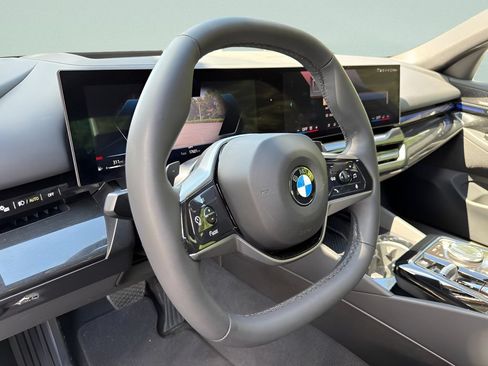 Used 2026 BMW 530i RWD image 11