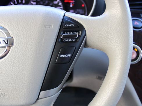 Used 2015 Nissan Quest S image 10