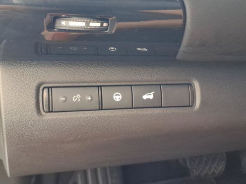 Used 2025 Nissan Pathfinder SV AWD/4WD image 7