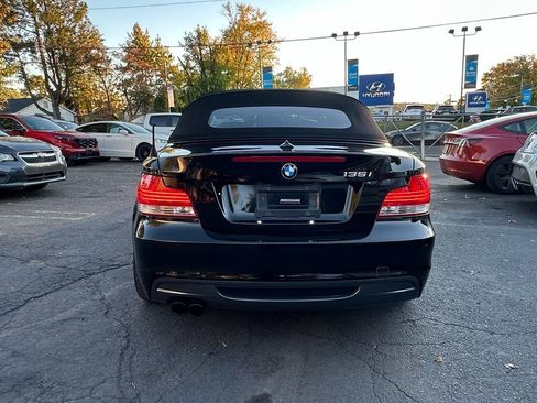Used 2011 BMW 135i Convertible image 4