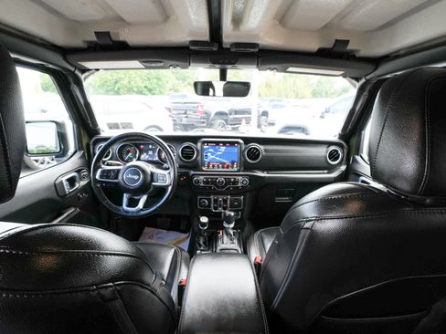 Used 2021 Jeep Wrangler Unlimited Sahara w/ Cold Weather Group AWD/4WD image 38