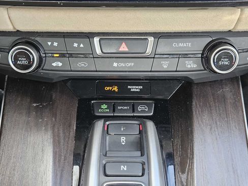 Certified 2018 Honda Clarity Touring image 19