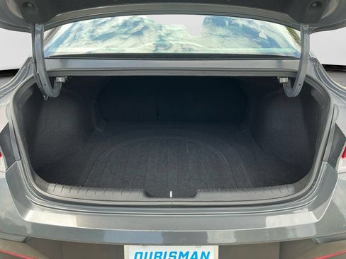 Used 2025 Hyundai Elantra SEL FWD image 17