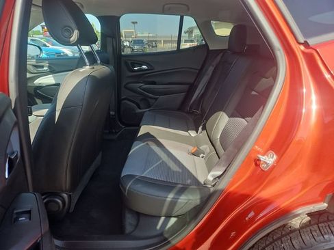 Used 2024 Chevrolet Trax LT w/ Driver Confidence Package FWD image 25