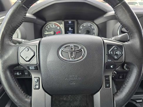 Used 2021 Toyota Tacoma TRD Sport w/ Technology Package image 28