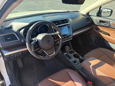 Used 2018 Subaru Outback 3.6R Touring image 9
