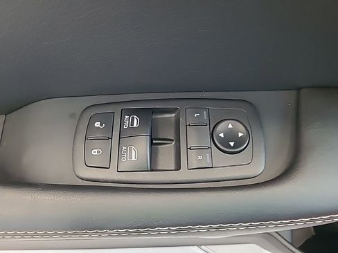 Used 2019 Dodge Challenger SRT Hellcat Redeye image 17