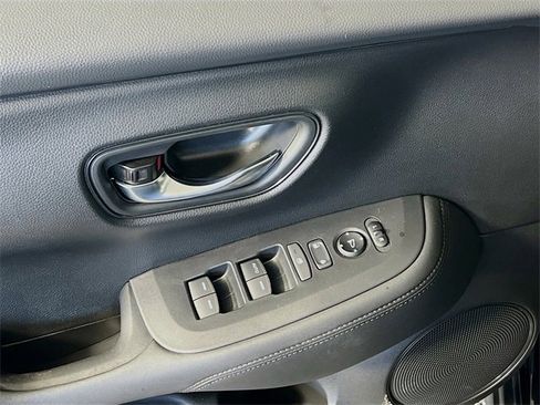 Used 2024 Honda HR-V LX image 11