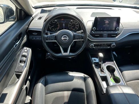 Used 2024 Nissan Altima 2.5 SR FWD image 14