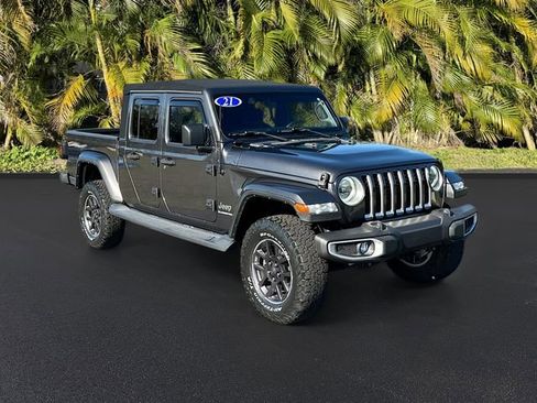 Used 2021 Jeep Gladiator Overland image 2